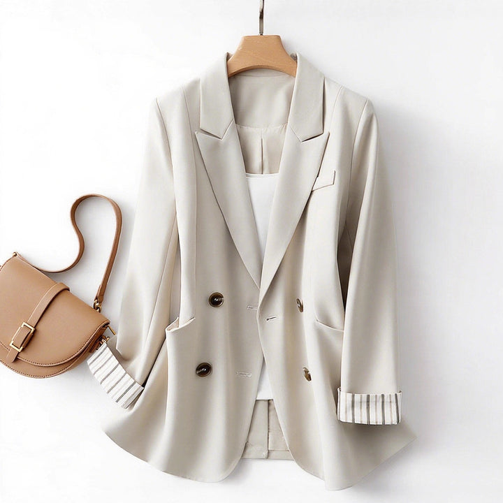 Damen Elegant geschnittene Blazerjacke mit doppelter Knopfreihe und kontrastierenden Ärmelaufschlägen Drune