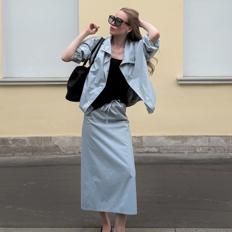 Damen Zweiteiliges Co-Ord-Set aus leichter Windjacke mit Tunnelzug und tailliertem Maxi-Rock Drune