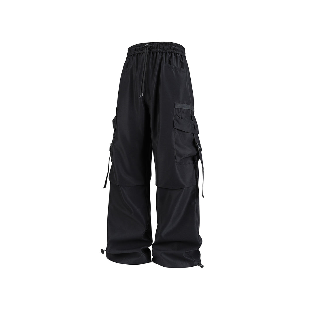 Herren Weite Cargo-Hose mit Multifachtaschen, verstellbarem Tunnelzugbund und modularen Gurt‑Details Drune