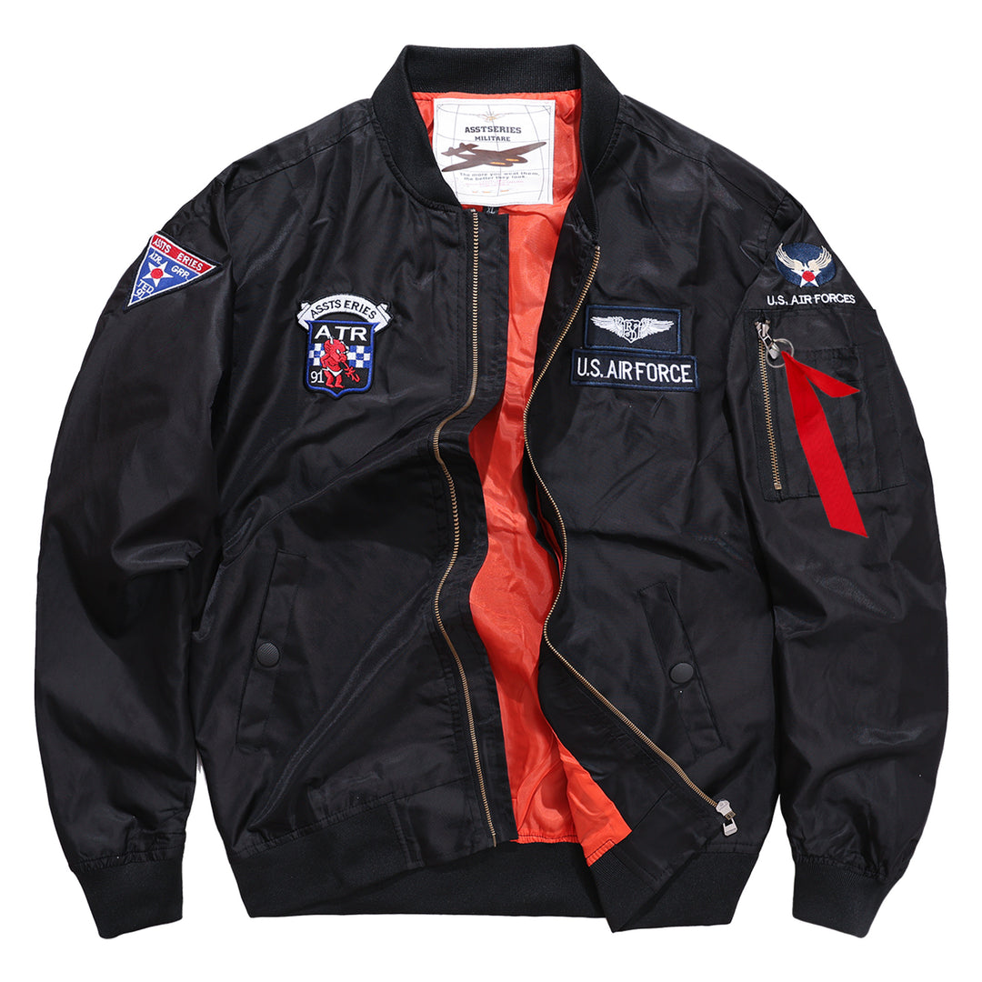 Männlicher  von Flugzeugen inspirierter Bomberjacke mit Kontrastfutter und Reißverschlussärmel mit Utility-Tasche Drune