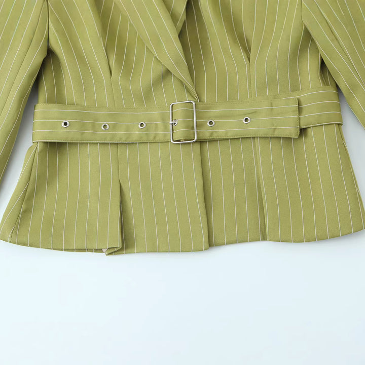 Damen Taillierter Cropped-Blazer mit Bundgürtel und Nadelstreifen Drune