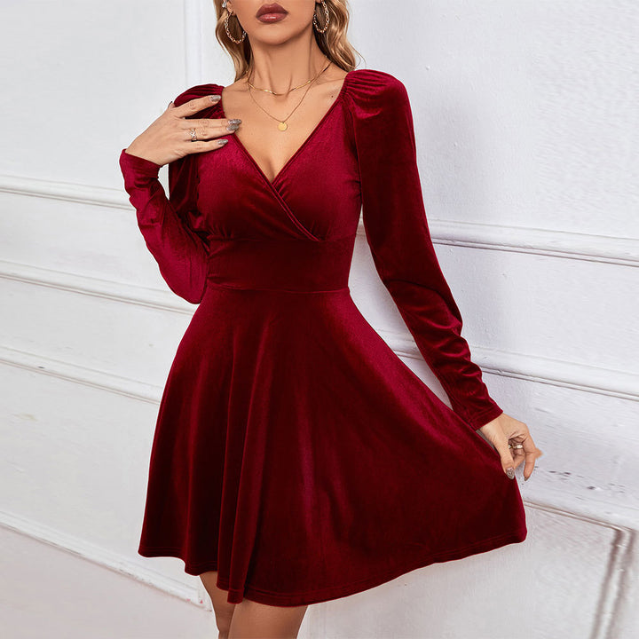 Damen figurbetontes Samt‑Skaterkleid mit Wickel‑V‑Ausschnitt, gerafften Schultern und taillierter Schößchen‑Silhouette Drune
