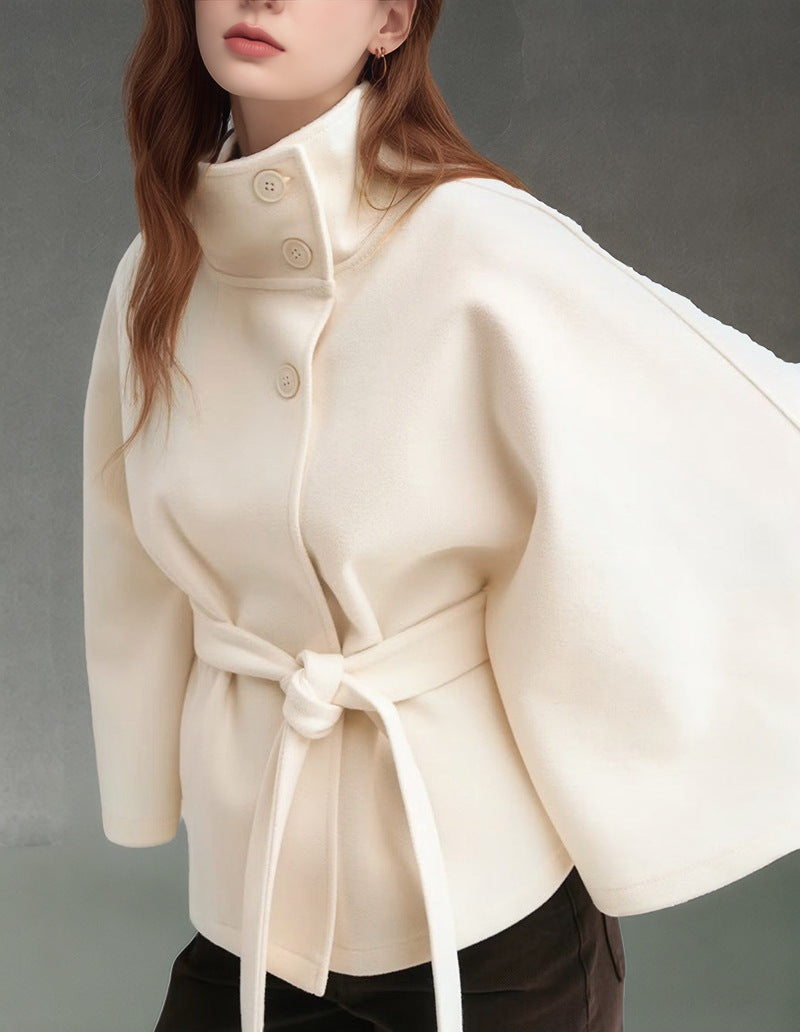 Damen moderne Cape-Jacke mit abnehmbarem Gürtel und hohem Kragen Drune