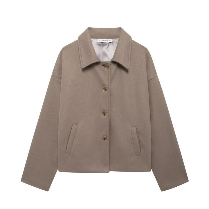 Damen nan kurze kastige Wolljacke mit Hemdkragen, durchgehender Knopfleiste und eingesetzten Eingrifftaschen Drune