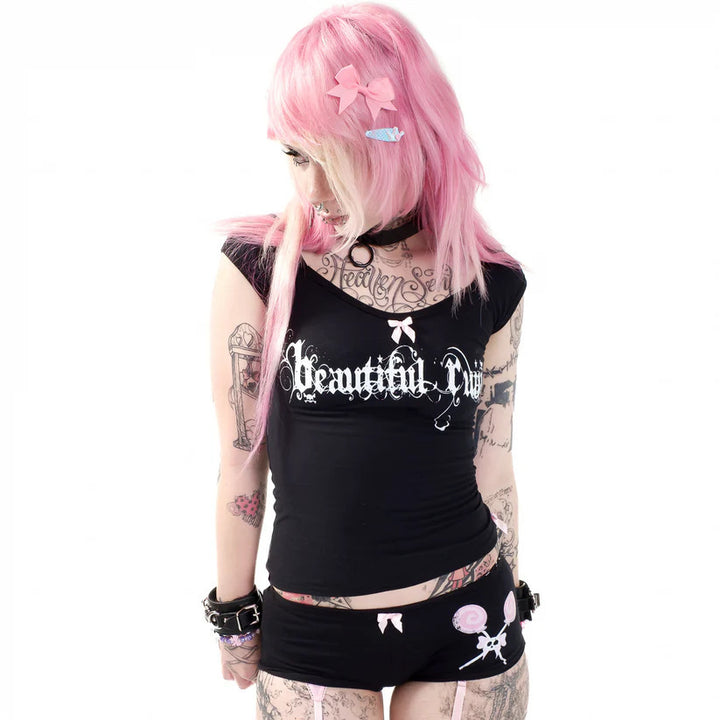 Damen Kurzarmshirt mit stilvollem Schriftzug und dekorativem Schleifenakzent Drune