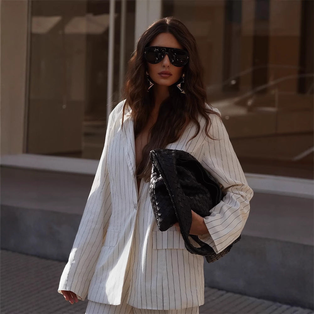 Damen Zweiteiliges Nadelstreifen-Anzugset mit Oversize-Blazer und weiter Bundfaltenhose Drune