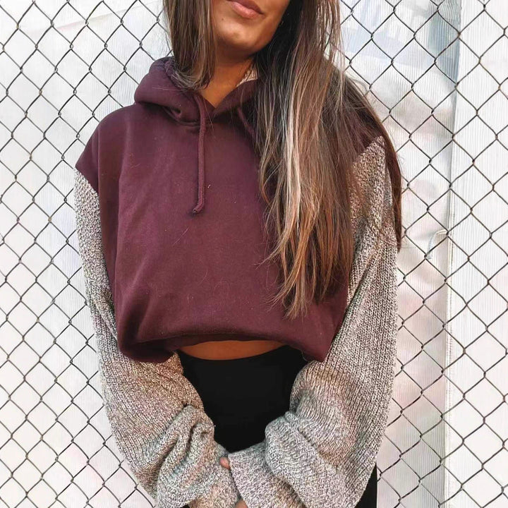 Damen nan Kapuzen-Cropped-Pullover mit weitgeschnittenen Strickärmeln und Kordelzug Drune