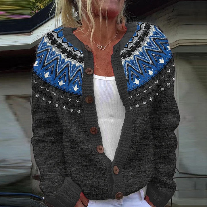 Damen nan gemusterte Strickjacke mit Rundpasse, Holzknöpfen und Eingrifftaschen Drune
