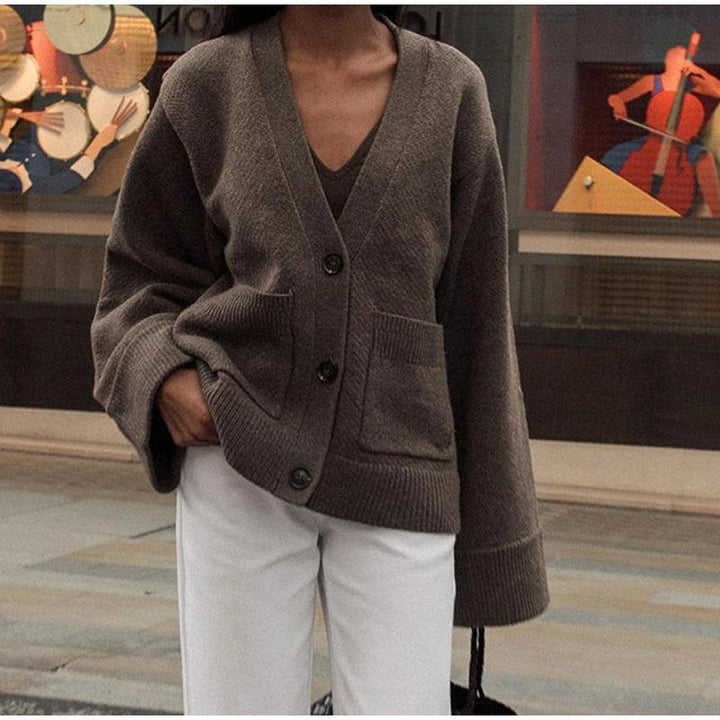 Damen Strickjacke mit tiefem V-Ausschnitt und praktischen Taschen Drune
