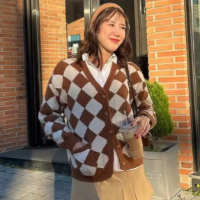 Damen Kardigan mit elegantem Rautenmuster und Herzknöpfen Drune