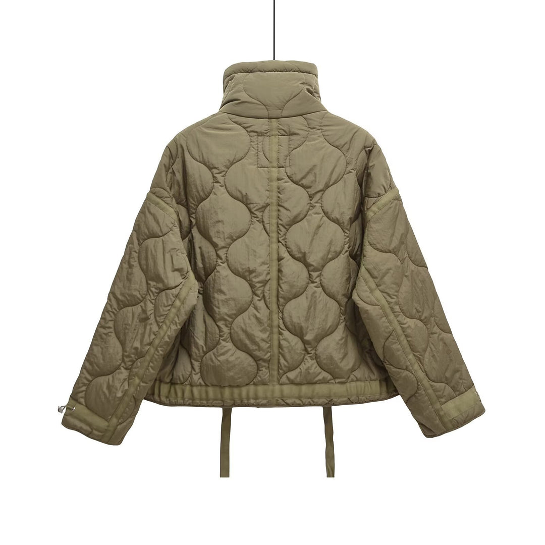Damen 200+ gesteppte Cropped‑Kurzjacke mit hohem Stehkragen, Tunnelzug und aufgesetzten Taschen Drune