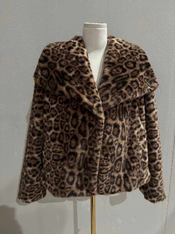 Damen Kurzbolero im Boxy-Cut aus veganem Shaggy-Kunstpelz mit XXL-Schalkragen Drune