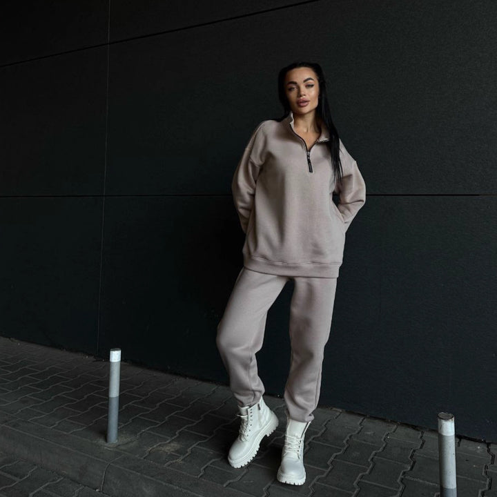Damen kuscheliger Sweatanzug mit hohem Kragen und praktischen Reißverschlussdetails Drune