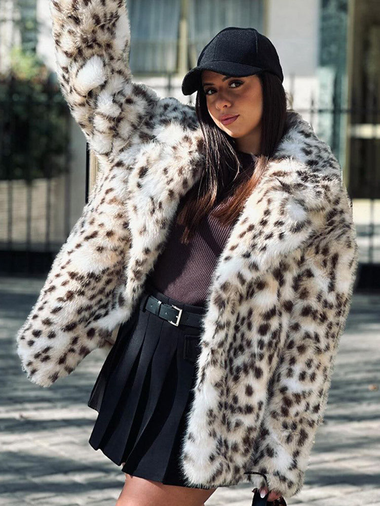 Damen Kurzmantel aus veganem High-Pile Kunstpelz mit Leopard-Print Drune