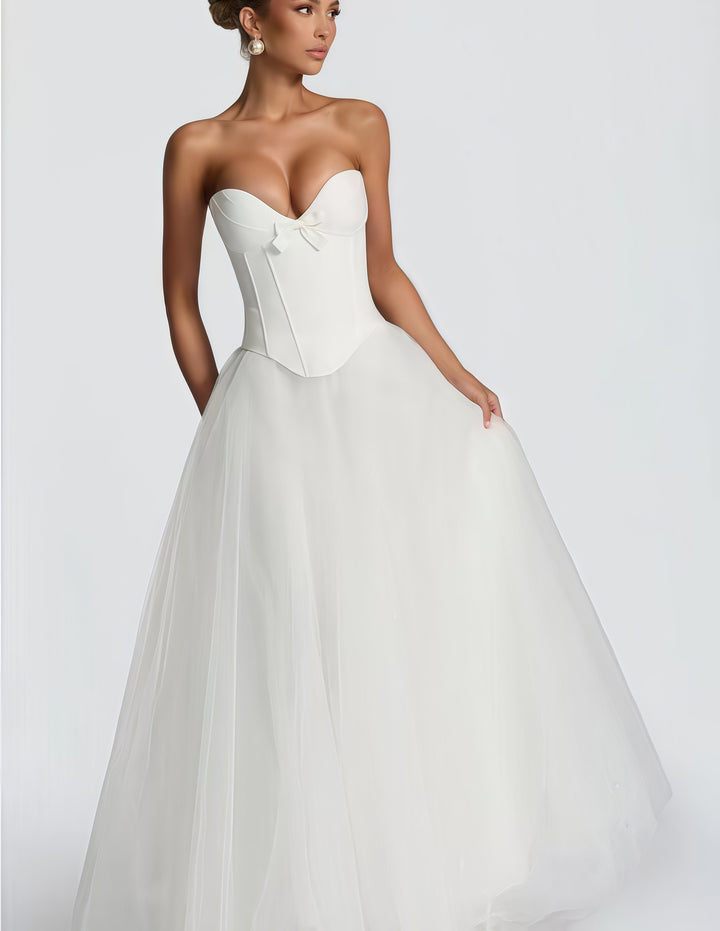 Damen Brautkleid mit tiefem V-Ausschnitt und voluminösem Tüllrock Drune