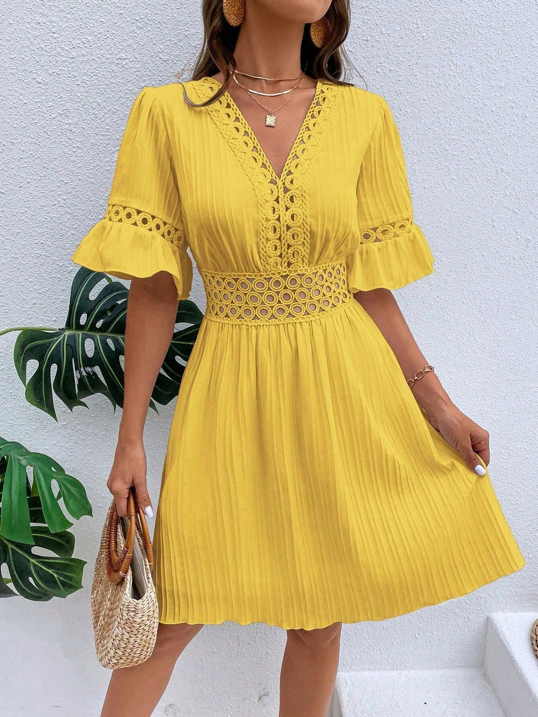 Damen Midikleid mit Plissee, Spitzeneinsatz in der Taille und Volantärmeln Drune