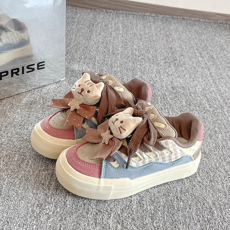 Damen Verspielte Freizeit Sneakers mit kuscheligen Tierdetails Drune