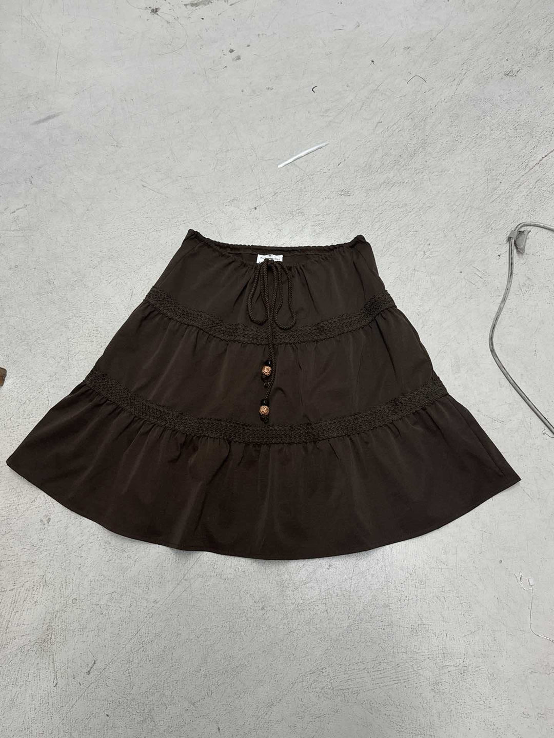 Damen nan gestufter Boho-Midirock mit elastischem Kordelbund und Häkelband-Details Drune