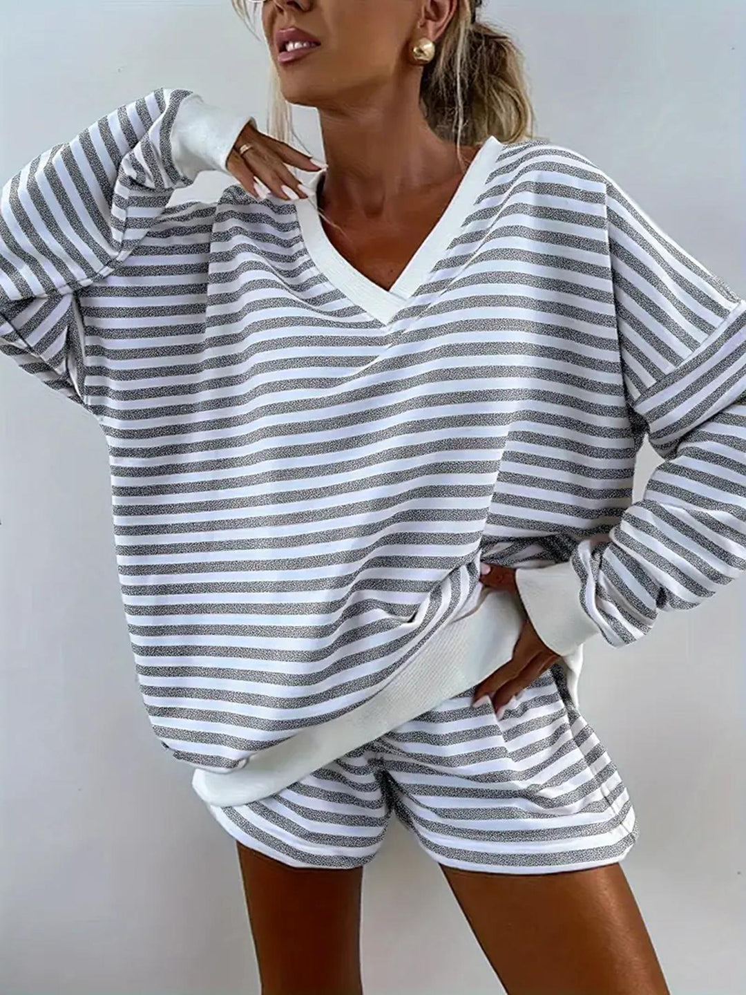 Damen Sportliches Streifenoberteil mit kurzen Shorts Drune