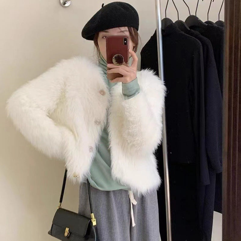 Damen Fluffy Kurzjacke mit eleganten Knopfdetails Drune