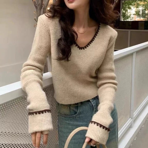 Damen V-Ausschnitt Strickpullover mit dekorativen Abschlüssen Drune