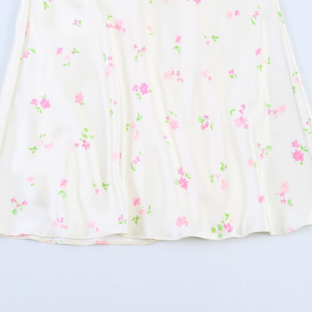 Damen Maxikleid mit offenem Rücken und zarten Blumenmustern Drune