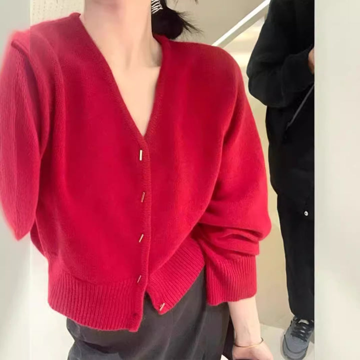 Damen Strickjacke mit tiefem V-Ausschnitt und eleganten Knöpfen Drune