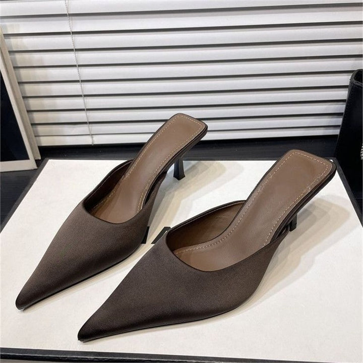 Damen Spitz zulaufende Mule mit niedrigem Kittenabsatz und fersenfreiem Design Drune