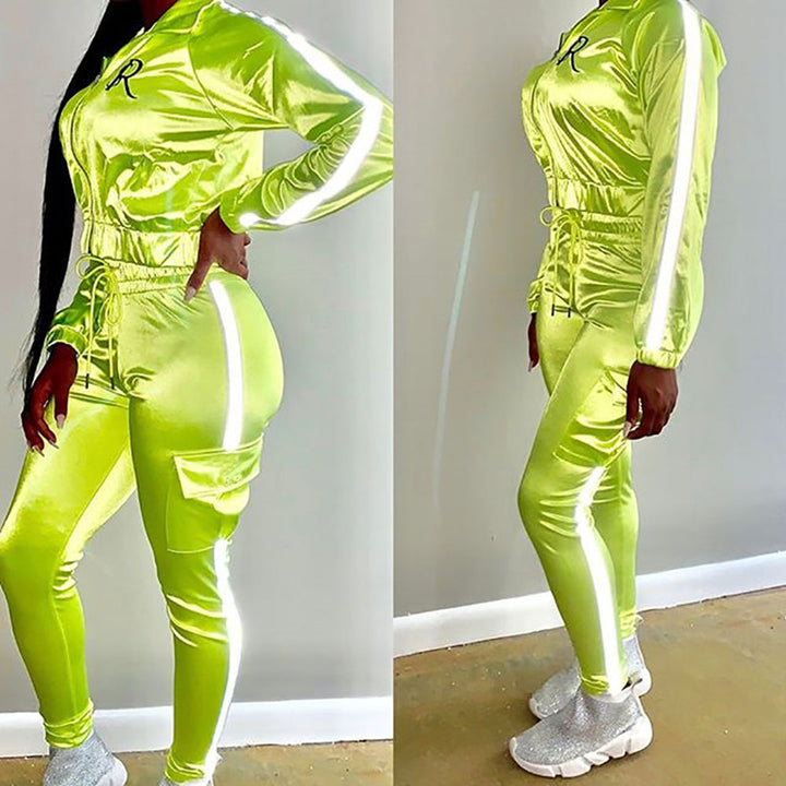 Damen Satin-Jogginganzug-Set mit Reißverschlussjacke, Seitenstreifen und Cargo-Taschen Drune