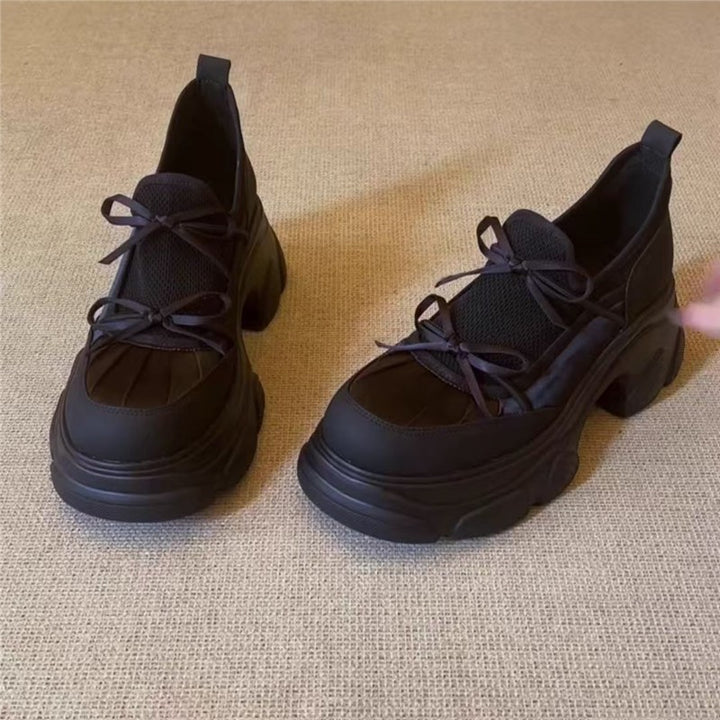 Damen Skulpturale Plateau‑Sneaker mit überhöhter Chunky‑Sohle und dekorativem Schleifenriemen Drune