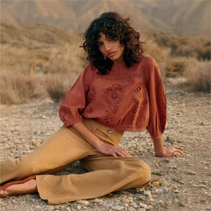 Damen Bluse mit aufwendigen Lochstickereien und Rüschendetails Drune