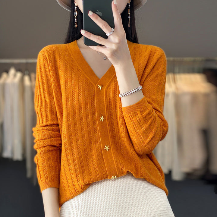 Damen Leichter V‑Ausschnitt-Cardigan mit strukturierter Längsrippe und Sternknöpfen Drune