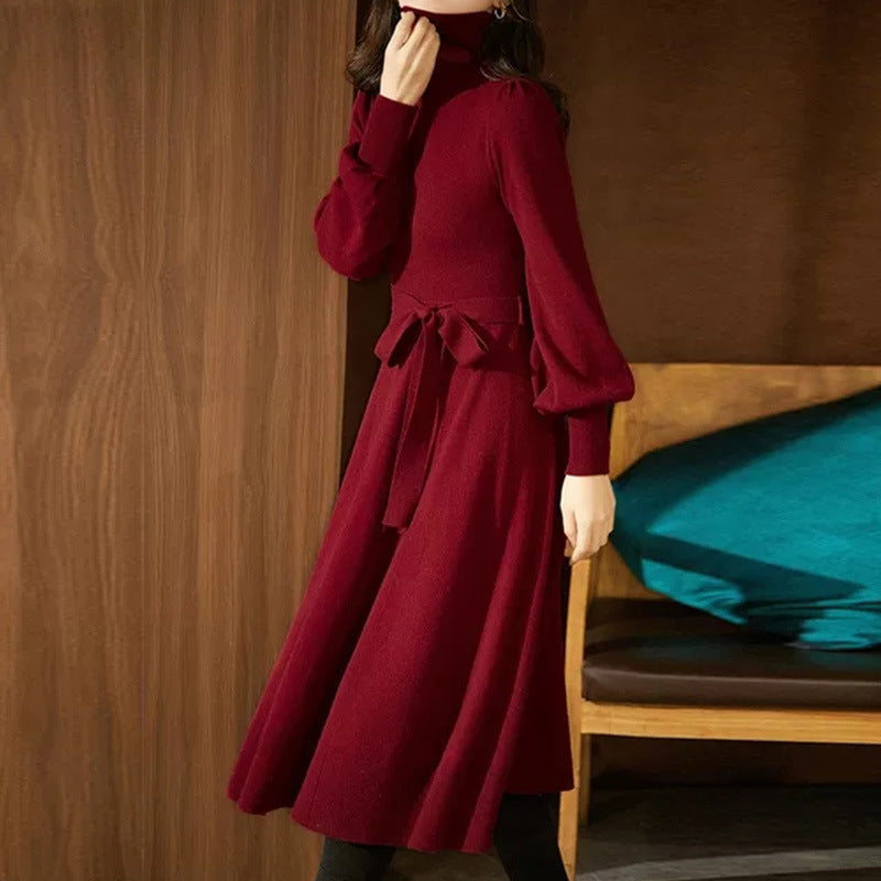 Damen Strickkleid mit hohem Kragen und tailliertem Gürtel Drune