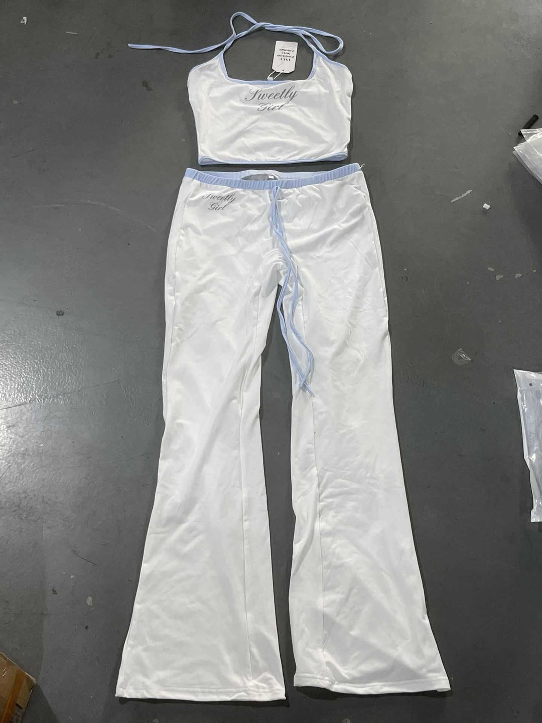 Damen sportliches Two-Piece Set mit verstellbarem Bindeband und bequemen Flared-Hosen Drune