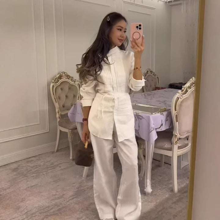 Damen Lange Hemdbluse mit feinen Biesen, Stehkragen und Bindegürtel Drune