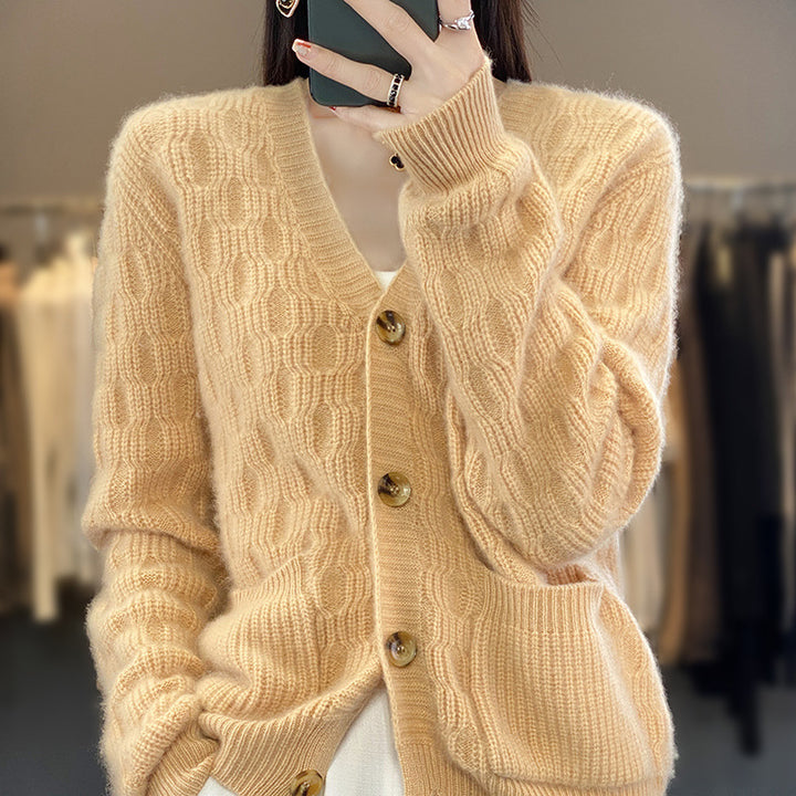 Damen Weicher Angora‑Look Zopfmuster-Cardigan mit V‑Ausschnitt und aufgesetzten Taschen Drune
