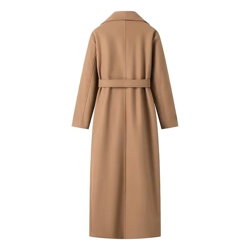 Damen nan langer taillierter Trenchcoat-Mantel mit Schalkragen, Bindegürtel und dekorativen Wiener Nähten Drune