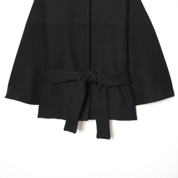 Damen Cape-Mantel mit Stehkragen, Bindegürtel und dekorativen Zierknöpfen Drune