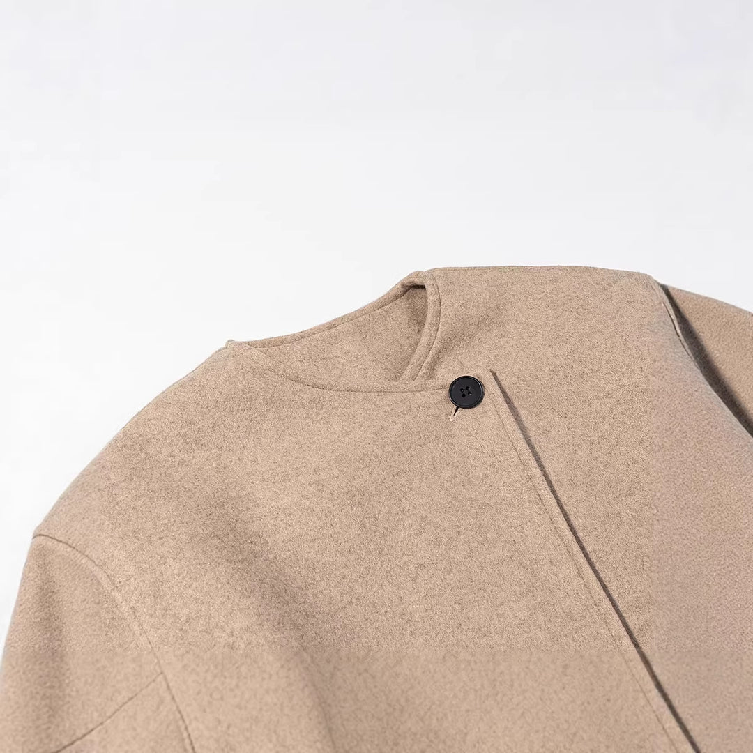 Damen Kurz geschnittene Wollmix-Boxy-Jacke mit asymmetrischer Knopfleiste Drune