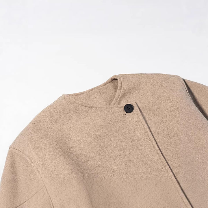 Damen Kurz geschnittene Wollmix-Boxy-Jacke mit asymmetrischer Knopfleiste Drune