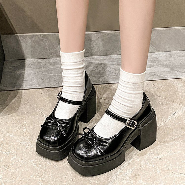 Damen Plateau-Pumps mit Riemchen und Schleifendetail Drune