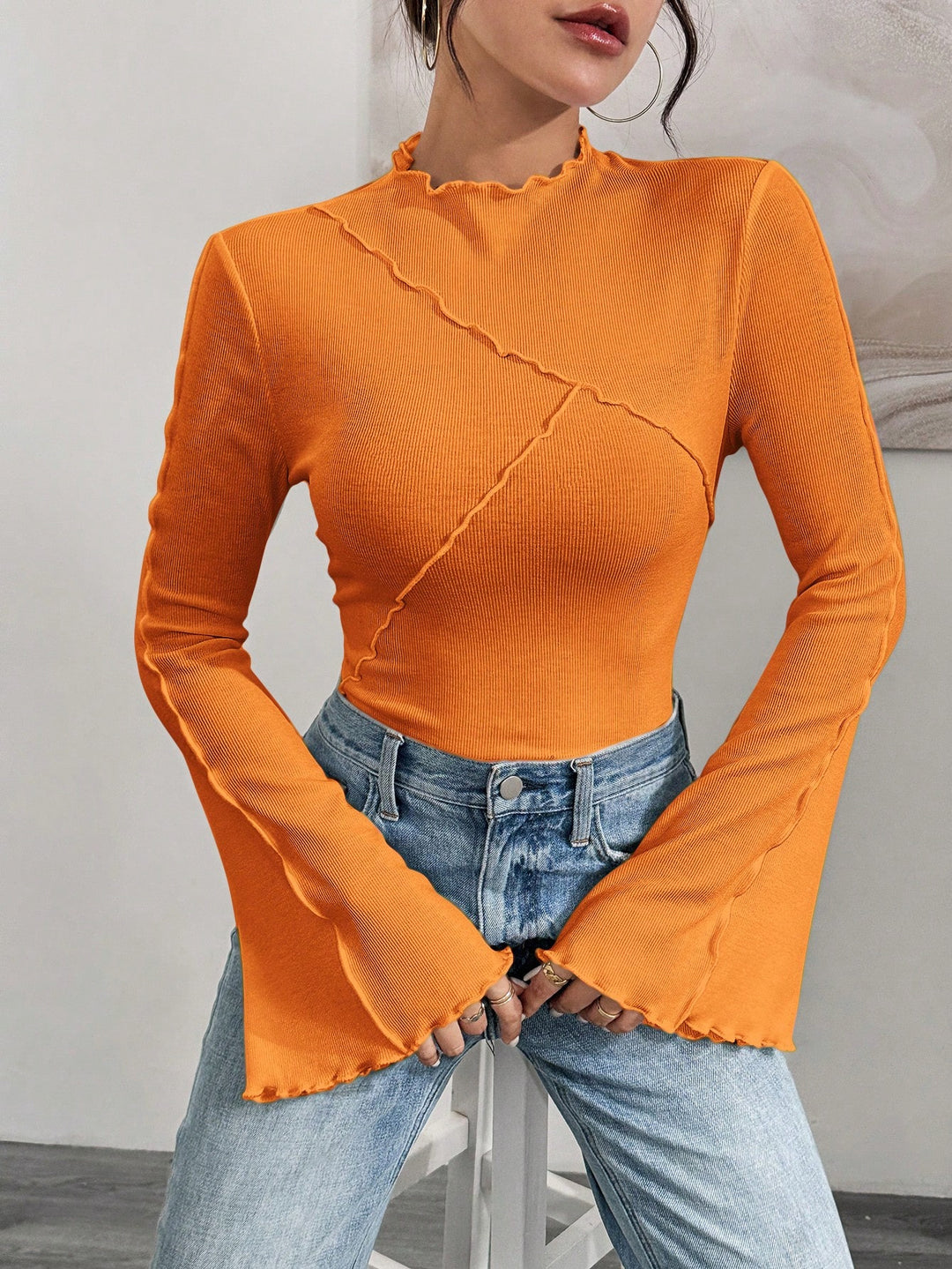 Damen Geripptes Langarmshirt mit Rüschen-Saum und Stehkragen Drune