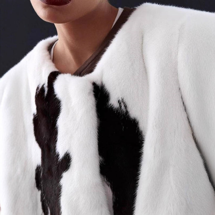 Damen Kurzmantel aus Kunstpelz mit kastiger Silhouette und Kuhfleckenmuster Drune