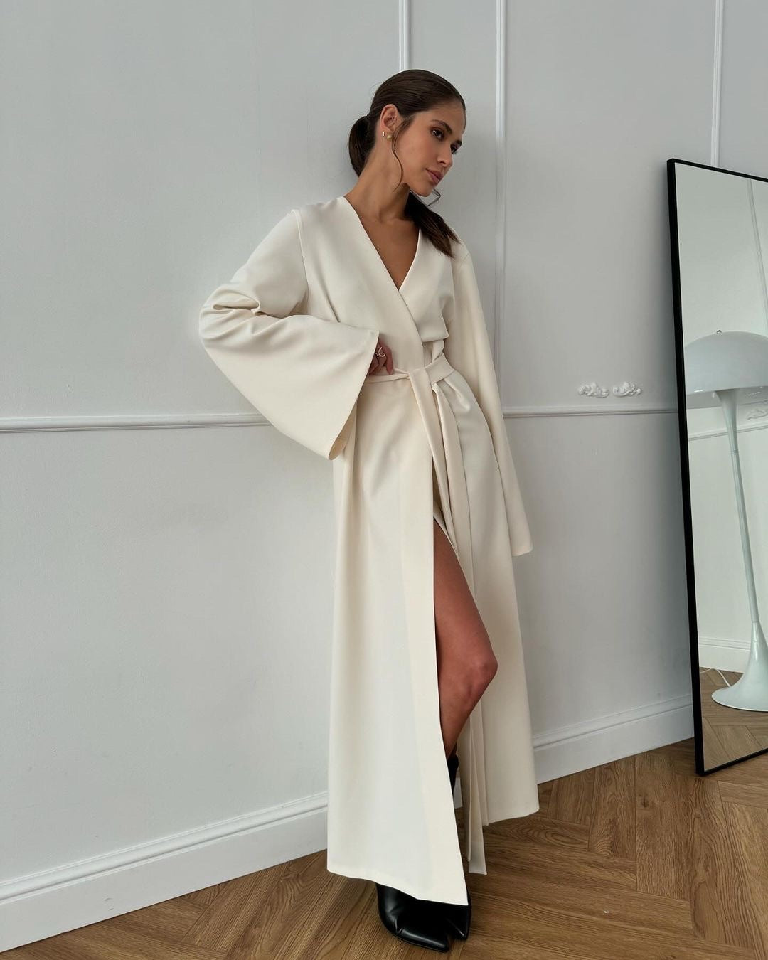 Damen Maxi-Kleid mit schickem V-Ausschnitt und weiten Ärmeln Drune