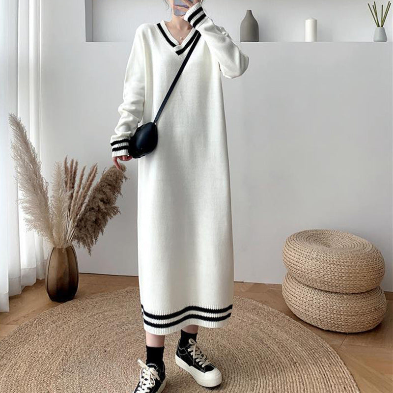 Damen Langarm-Strickkleid mit modernem V-Ausschnitt und kontrastierenden Rippdetails Drune
