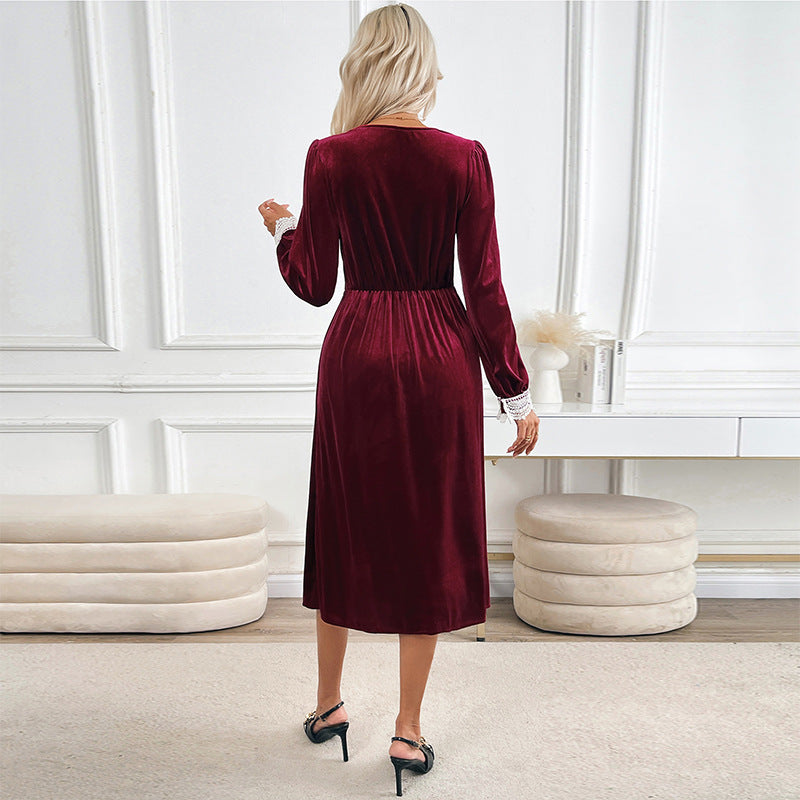 Damen Samt-Midikleid mit Spitzen‑V-Ausschnitt, tailliertem Empire‑Schnitt und Zierknöpfen Drune