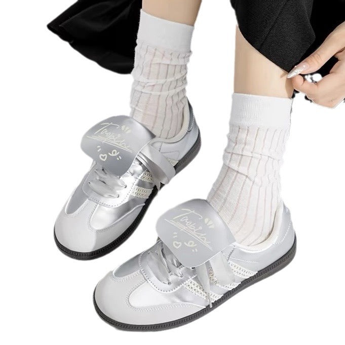 Damen Sneaker mit glänzendem Obermaterial und einzigartigem Design Drune