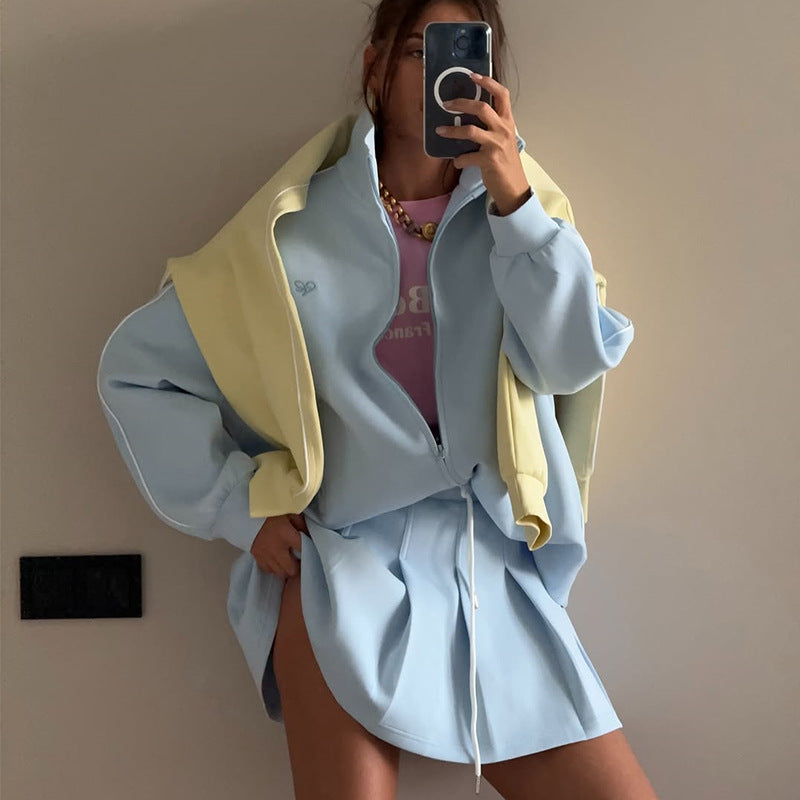 Damen trendige Sport-Loungewear mit komfortablem Oversize-Jacke und Mini-Skirt Drune