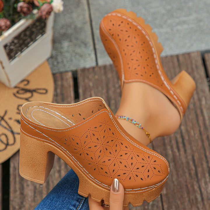 Damen Offene Clogs mit floralem Cut-Out Design und klobigem Absatz Drune