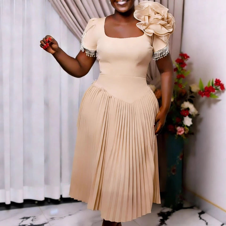 Damen Elegantes Faltenkleid mit floralem Akzent und Perlenverzierungen Drune